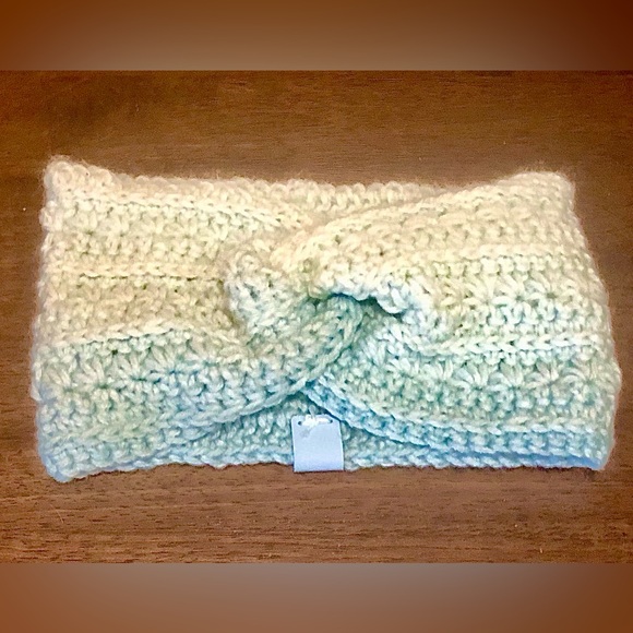 BRAND NEW Handmade Crochet Icy Blue Ombré Twist Headband Ear Warmer - Picture 1 of 1